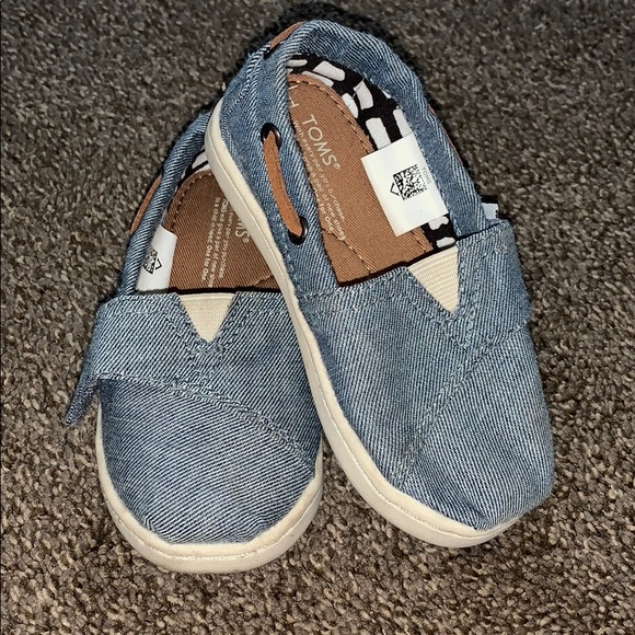 toms shoes size 6